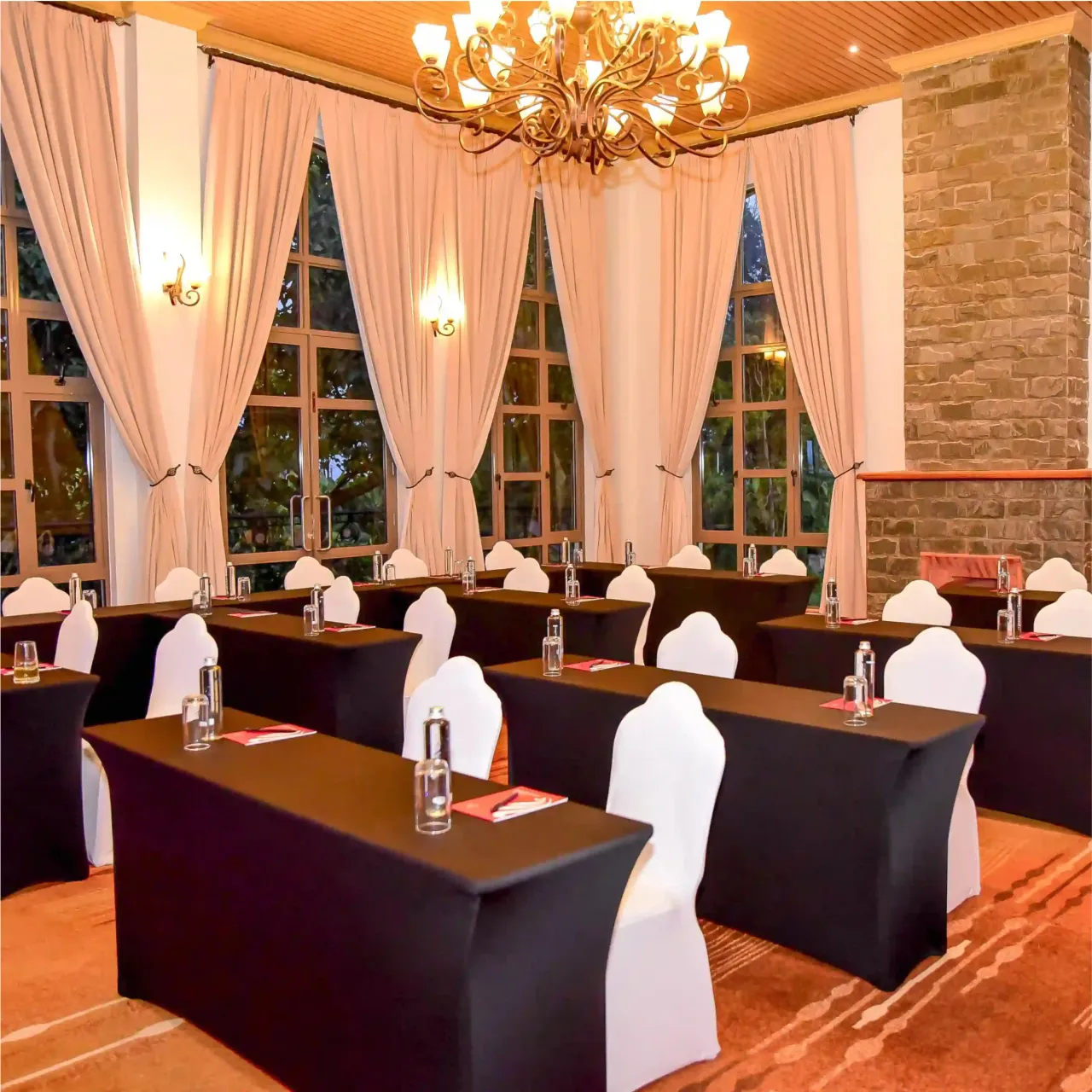 Loft - spacious event venue with natural lighting